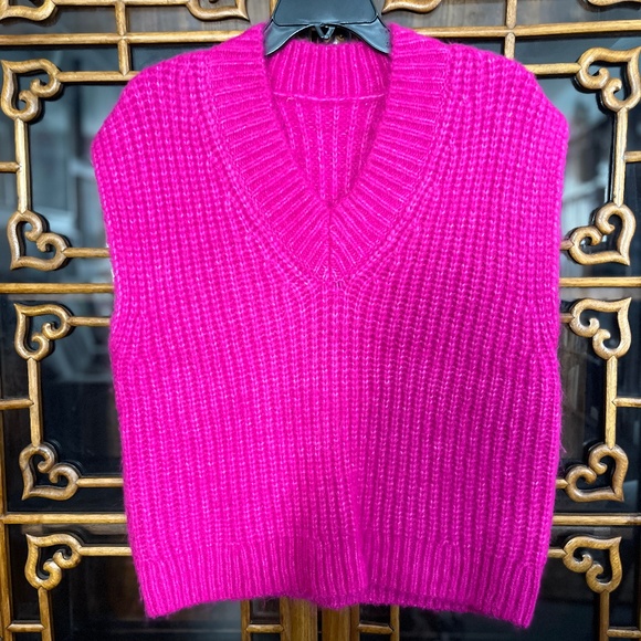 Zara Sweaters - Zara (M) fucschia v-neck vest, EUC.